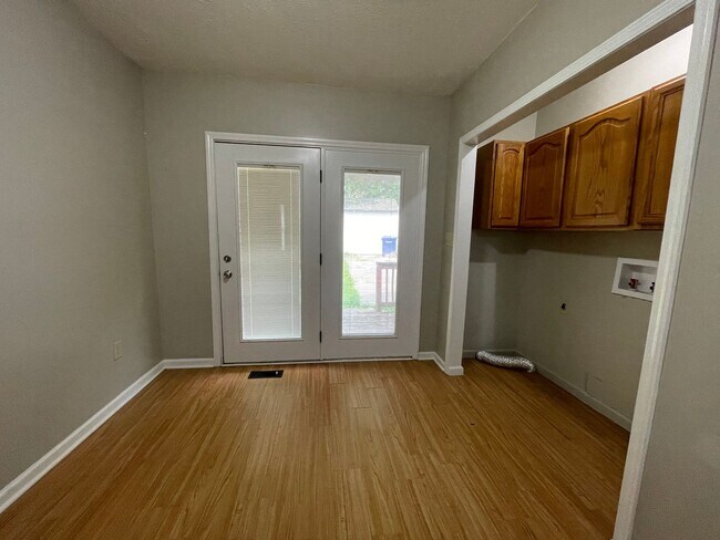 Building Photo - Where the city is your backyard! First Mon...