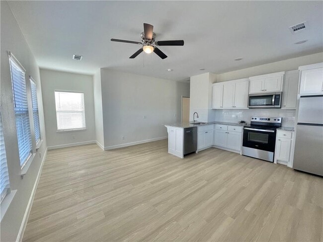 Building Photo - 506 Park St