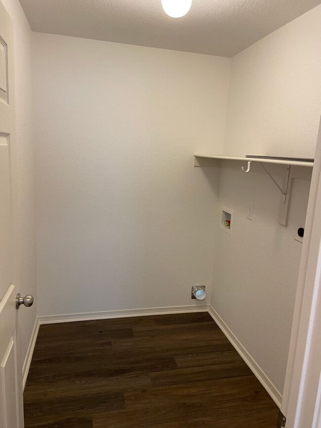 Building Photo - Now Preleasing: Stylish 3-Bedroom Home in Faulkner Crossing