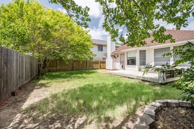 Building Photo - Beautiful & Convenient 3 Bedroom, 2 Bath Home in North Austin