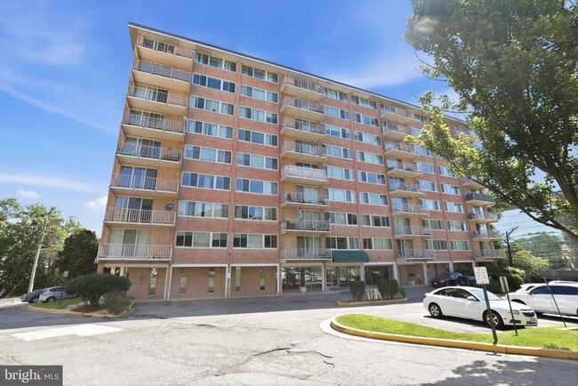 Building Photo - 4520 King St