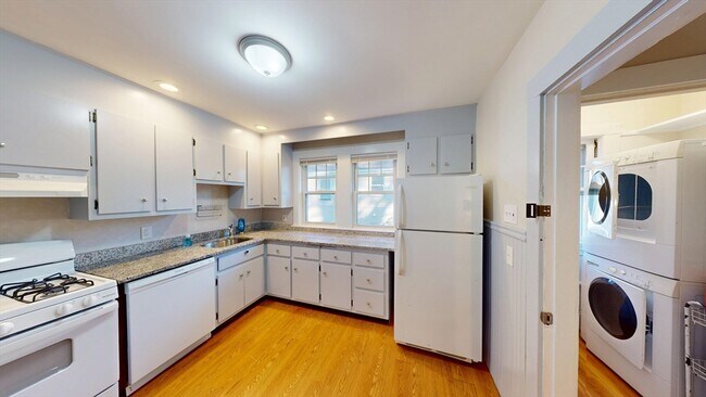 Building Photo - 39-41-41 Upland Rd