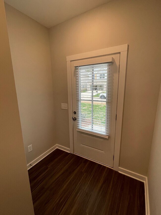 Building Photo - Home for Rent in Calera, AL!!! Available to View Now!!!