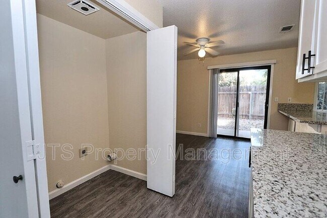 Building Photo - 5828 Alorn Ln