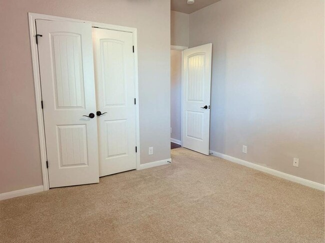 Building Photo - 323 Chisholm Trail