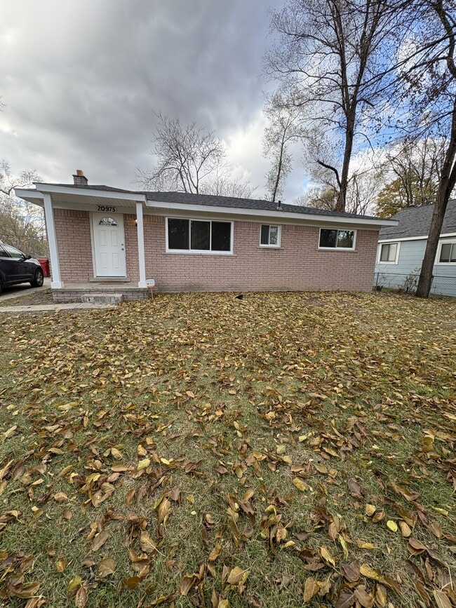 Building Photo - 20975 Poinciana St