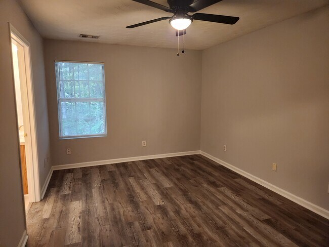 Building Photo - 1545 Eastern Sunrise Ln