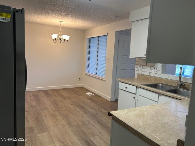 Building Photo - 6780 Peppermint Dr