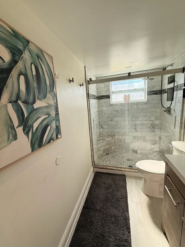 Building Photo - $500 OFF ON FIRST MONTH'S RENT! Move in Ready! Sunshine & Comfort in the Heart of St. Pete - 2bed...