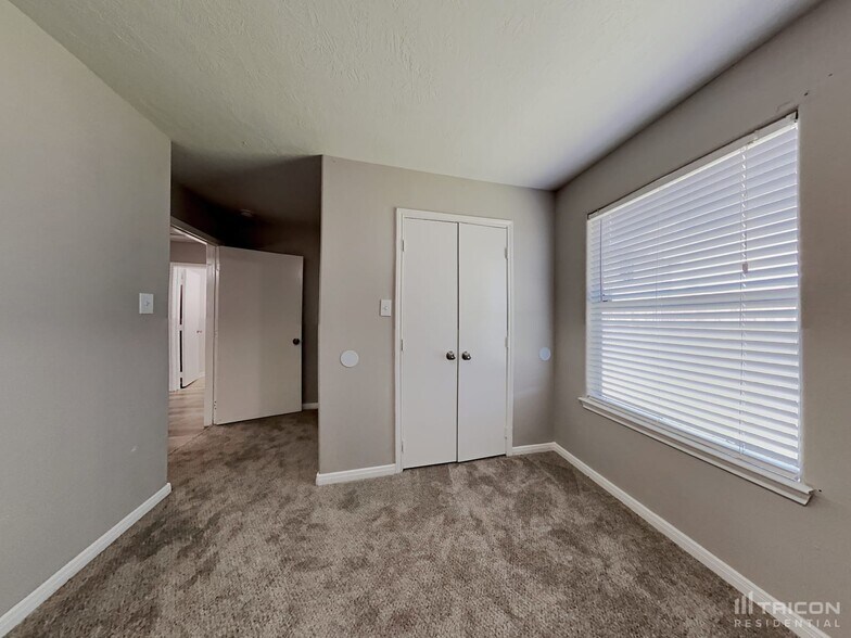 Building Photo - 16333 Sun View Ln