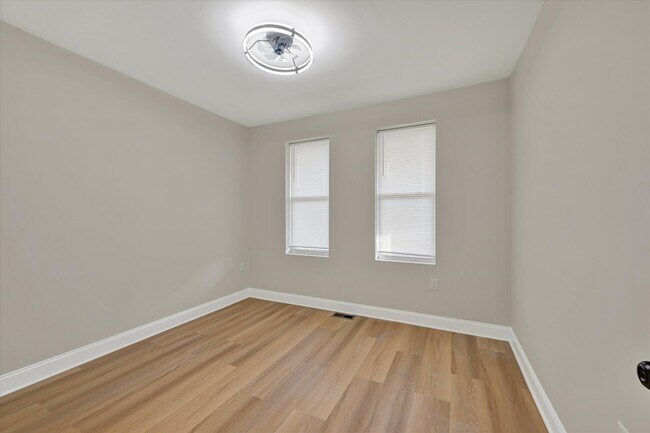 Building Photo - 3805 Penhurst Ave