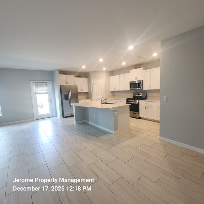 Building Photo - 2546 Leonia Ln