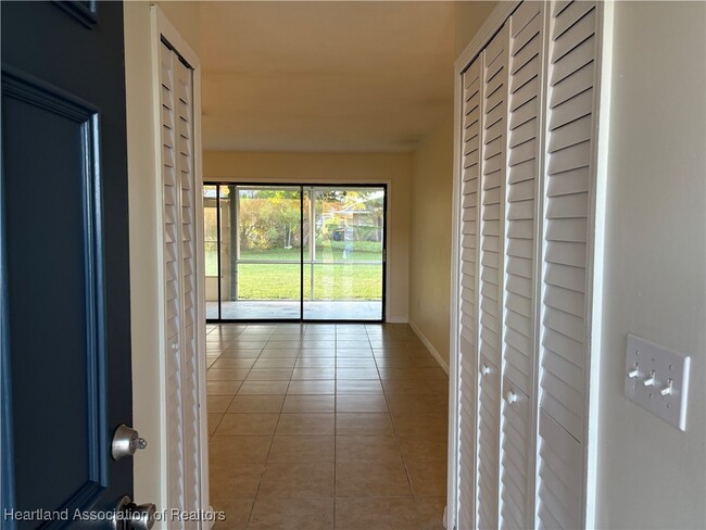 Building Photo - 4817 Vilabella Dr