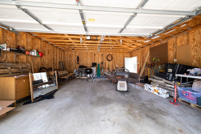 Building Photo - 817 Central Ave W