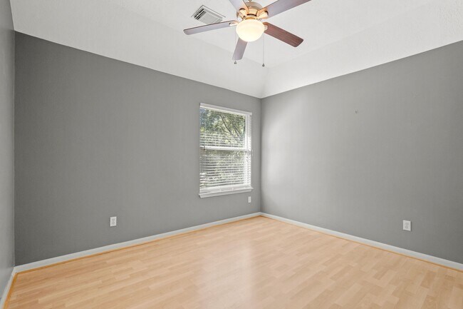 Building Photo - 47 N Winterport Cir