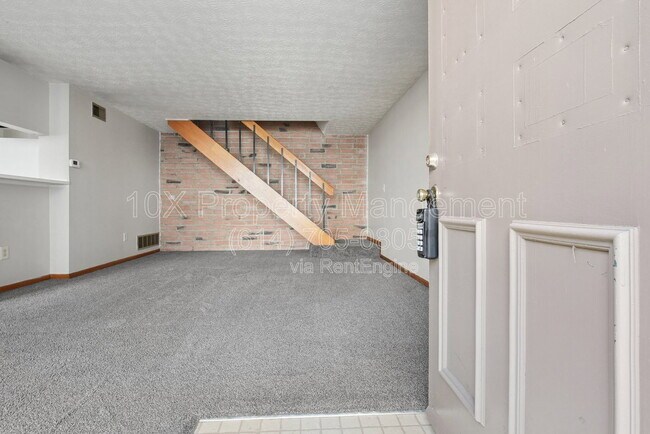 Building Photo - 2523 Burgandy Ln