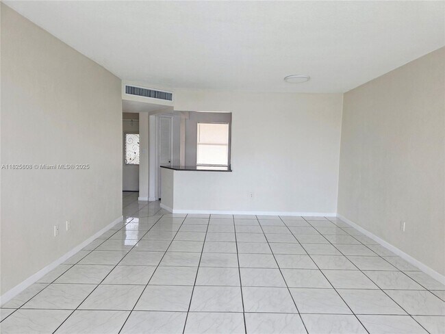 Primary Photo - 1302 NE 191st St