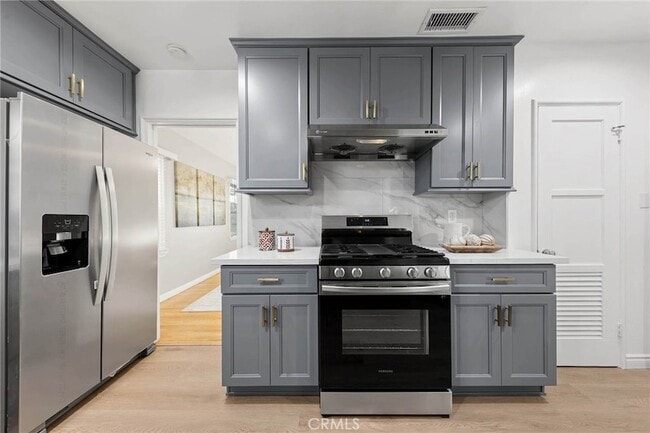 Building Photo - 1505 N Rosewood Ave