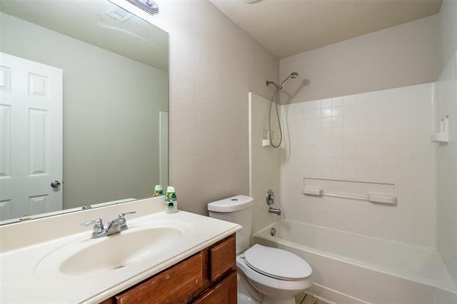 Building Photo - 1528 Canary Dr