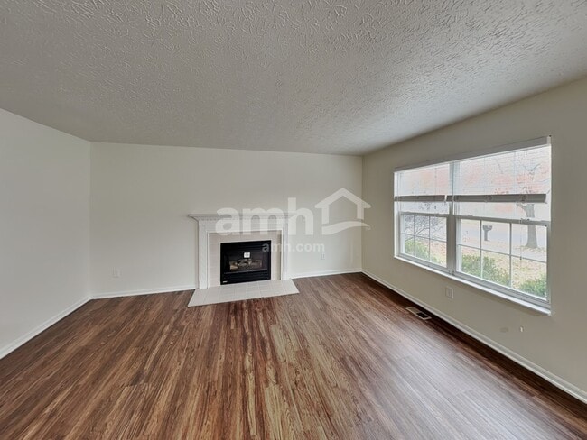 Building Photo - 912 Wallace Dr