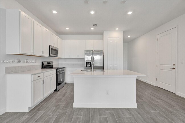 Building Photo - 3777 Harborside Ave