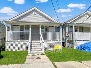 Building Photo - 1916 Eagle St
