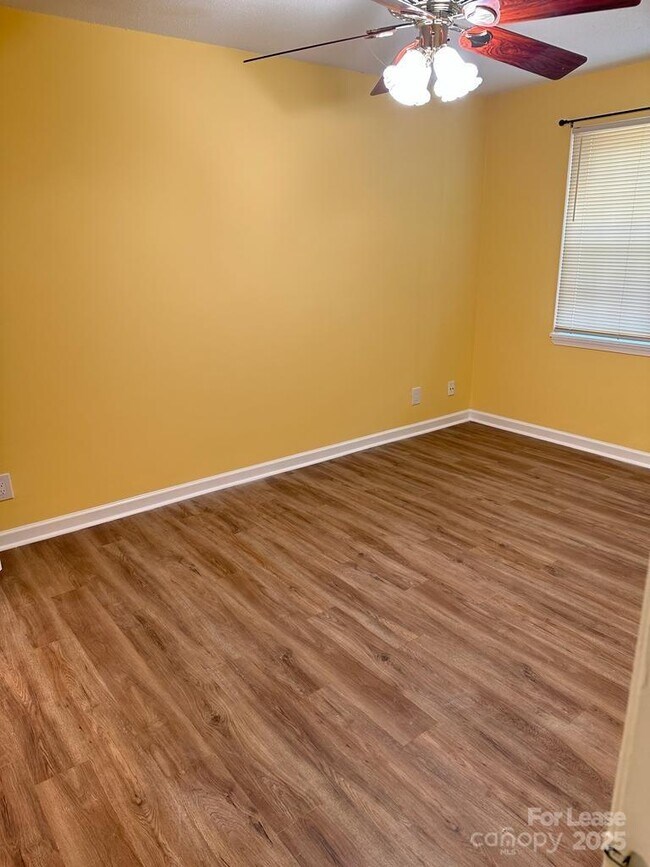 Building Photo - 5808 Hunting Ridge Ln