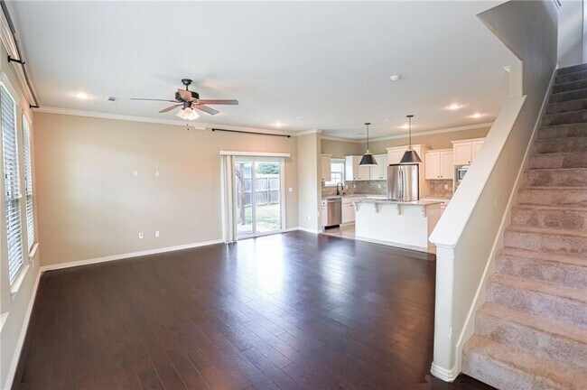 Building Photo - 626 N Tennyson Ln
