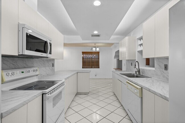 Building Photo - 11620 SW 179th Terrace