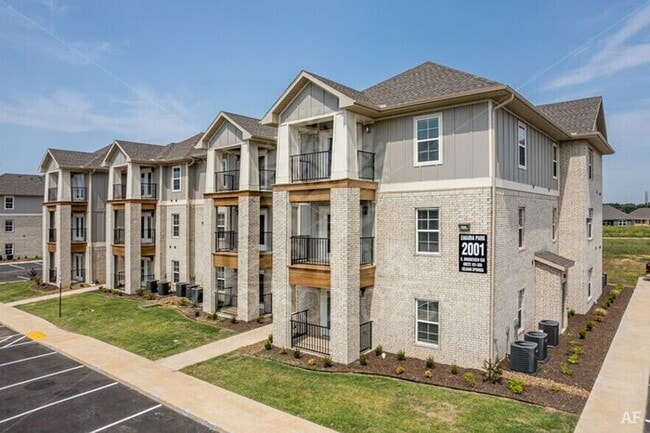 Building Photo - 2/2 Flat | New Apartments in Siloam Springs!