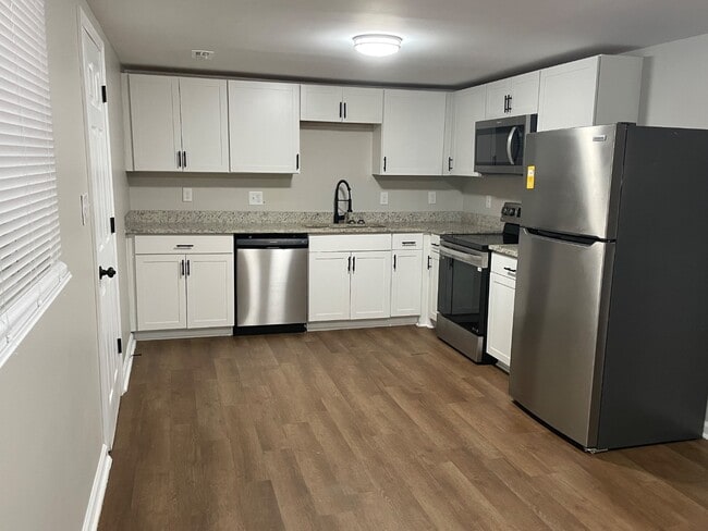 Building Photo - 2155 Goins Dr