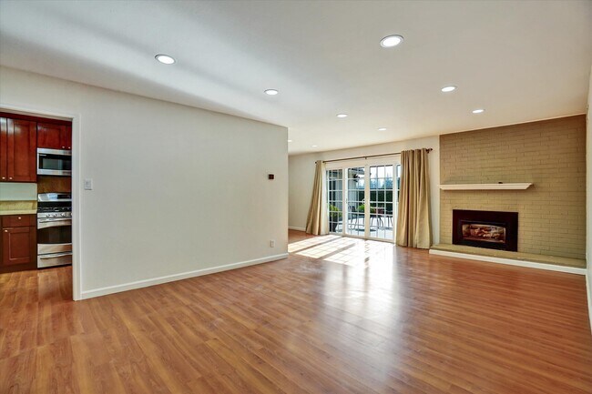 Building Photo - 1966 Westover Dr