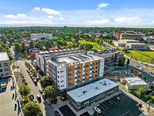 Building Photo - 2729 W 28th Ave