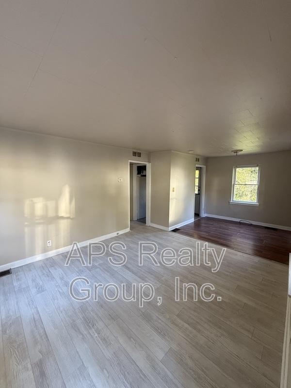 Building Photo - 3654 Yale Ave