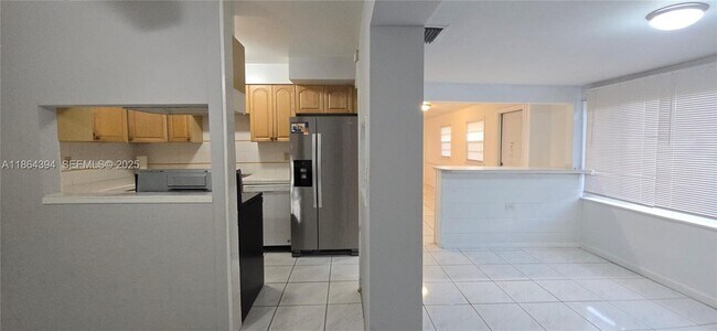 Building Photo - 502 N 70th Way