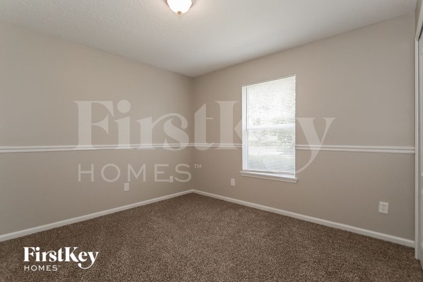 Building Photo - 1000 Hanover Ln