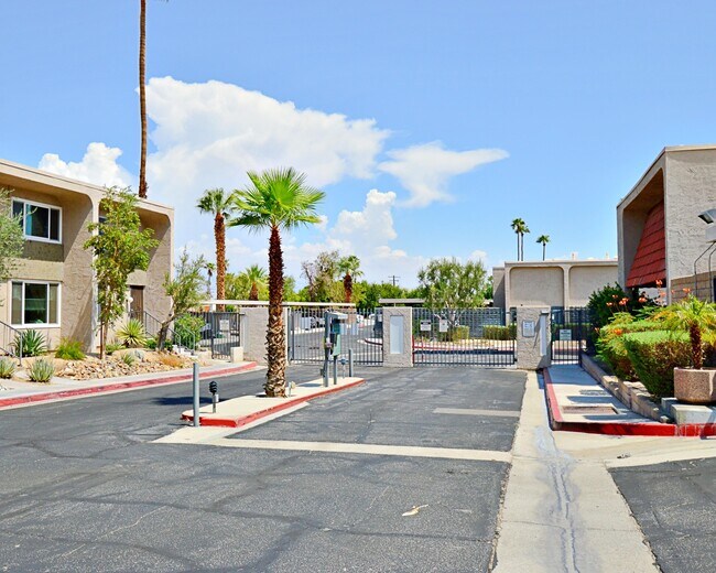 Building Photo - 2230 N Indian Canyon Dr