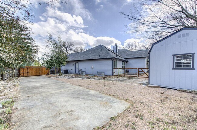 Building Photo - 110 Kou Ct