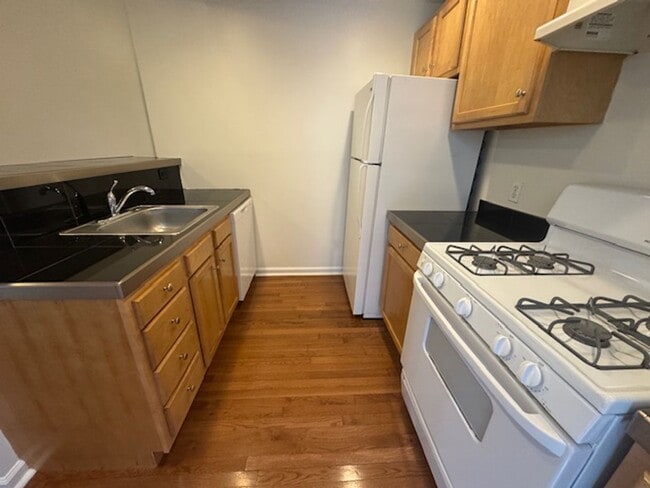 Building Photo - Available for Immediate move in; Lease wil...