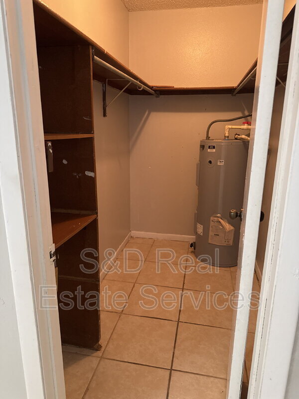 Building Photo - 3010 Allred Dr