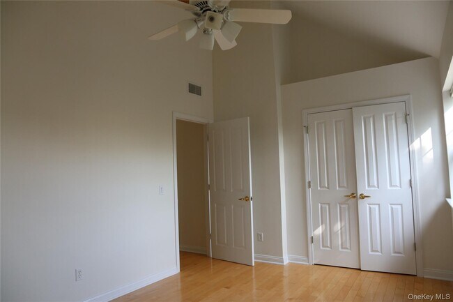 Building Photo - 140 Winding Ridge Rd