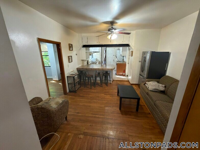 Building Photo - 46 Park Vale Ave