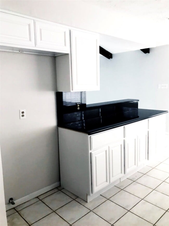 Building Photo - 10118 Sageglow Dr