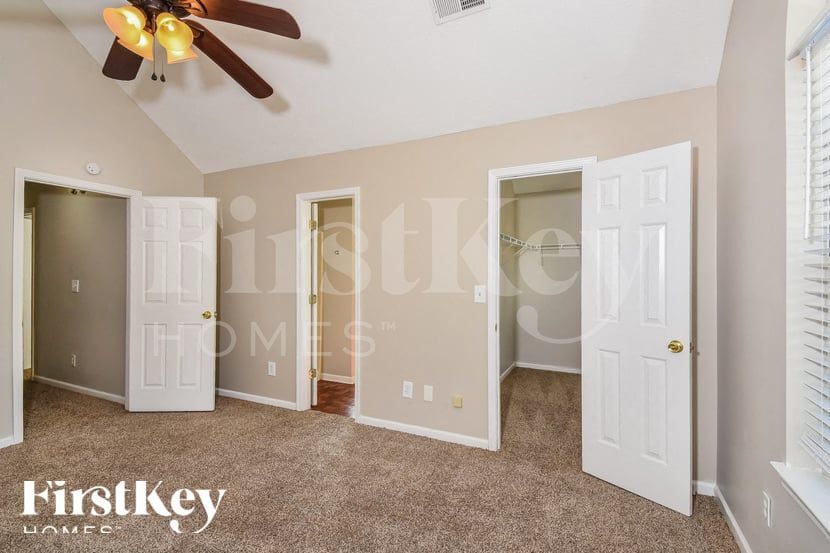 Building Photo - 2332 Rambling Way