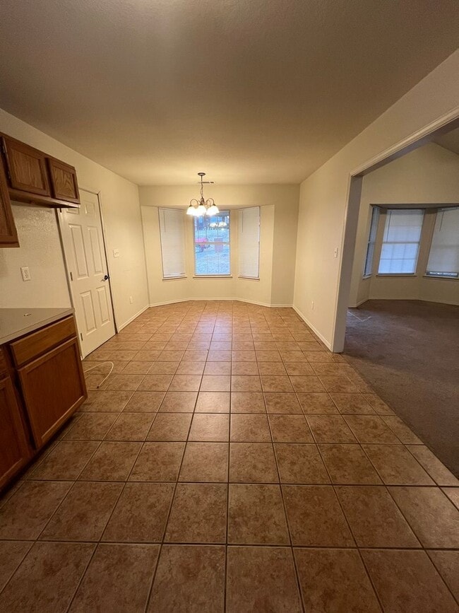 Building Photo - 3 Bed, 2 Bath, 1058 SQ FT, 1 Car Garage