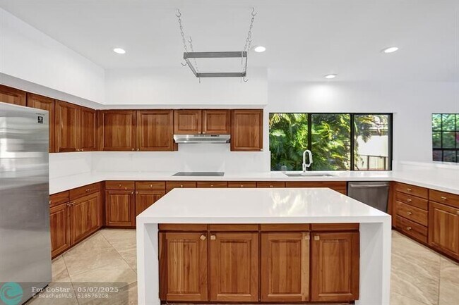 Building Photo - 2622 NW 49th St