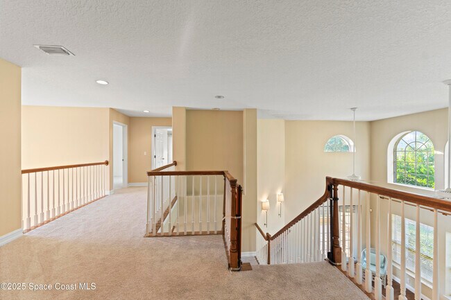 Building Photo - 500 Hidden Hollow Dr