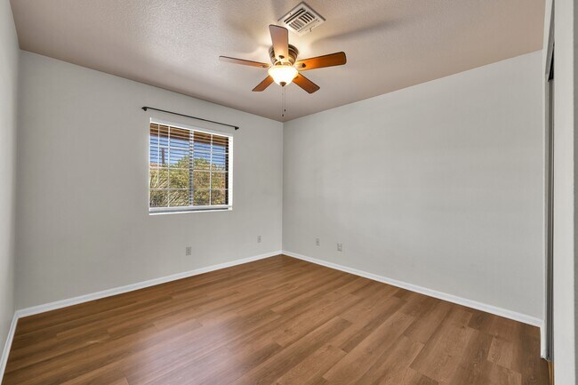 Building Photo - 57815 Desert Gold Dr