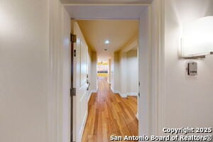 Building Photo - 215 Center St