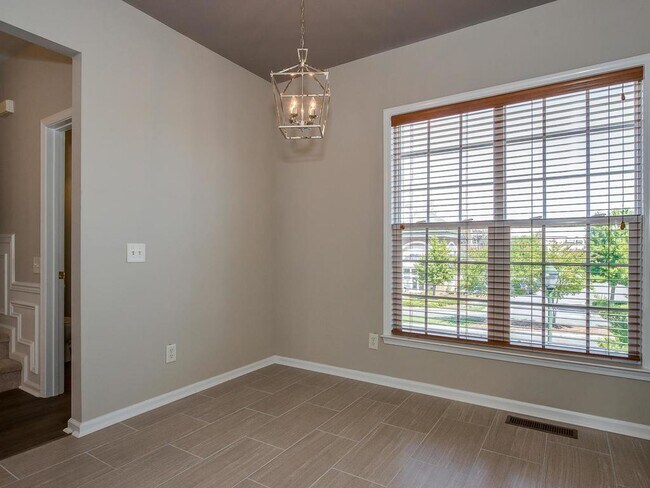Building Photo - Ballantyne 3 Bedroom Townhome-Perfect Loca...